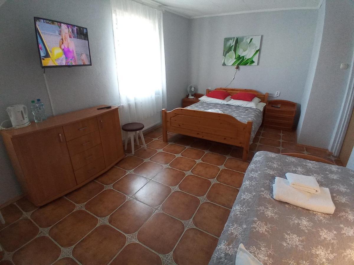Pokoje Goscinne Akacja Resko Dzwirzyno Exterior photo