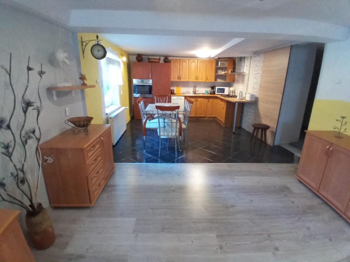 Pokoje Goscinne Akacja Resko Dzwirzyno Exterior photo