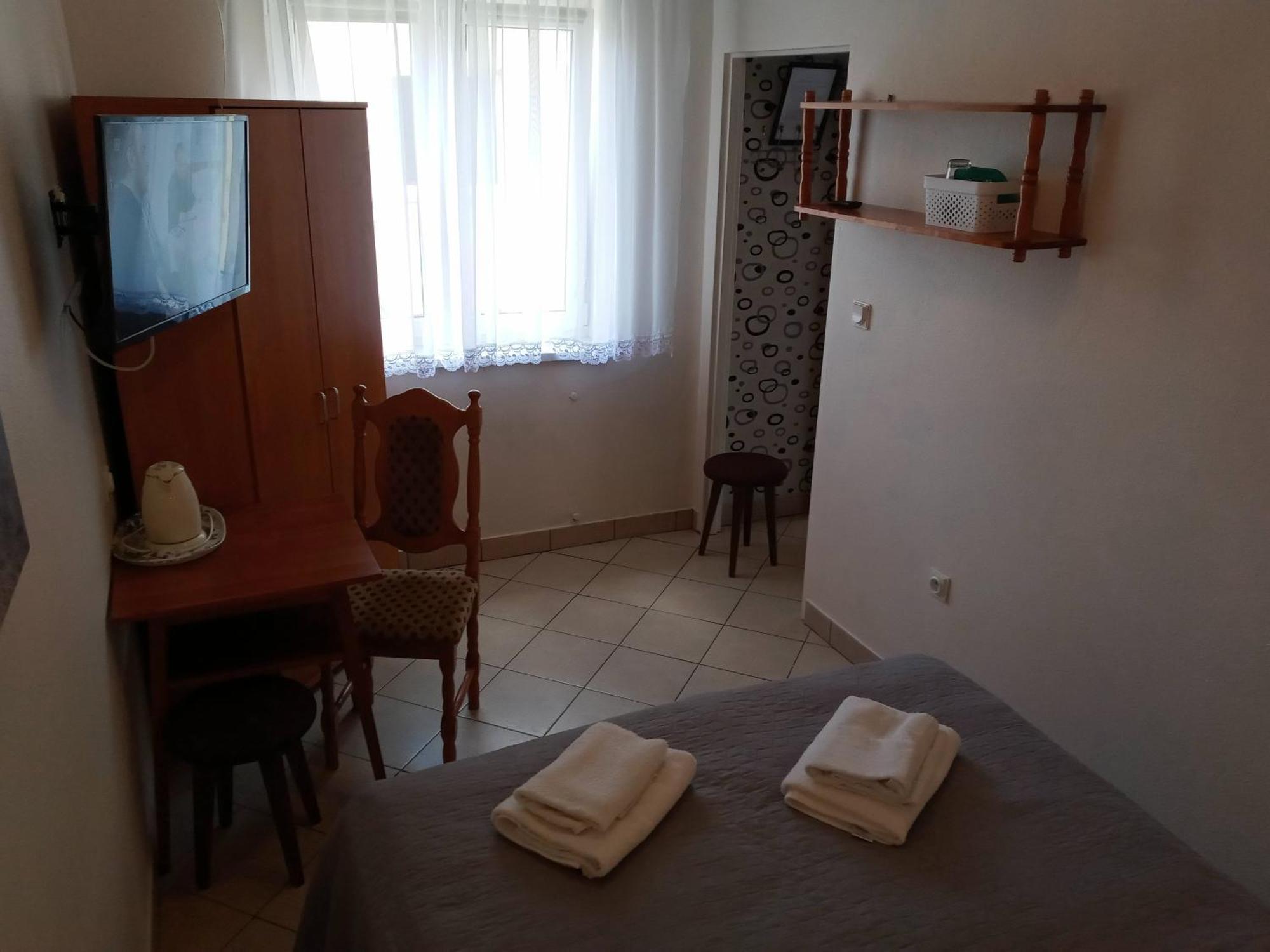 Pokoje Goscinne Akacja Resko Dzwirzyno Exterior photo